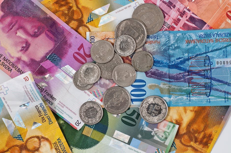 Швейцарские франки фото